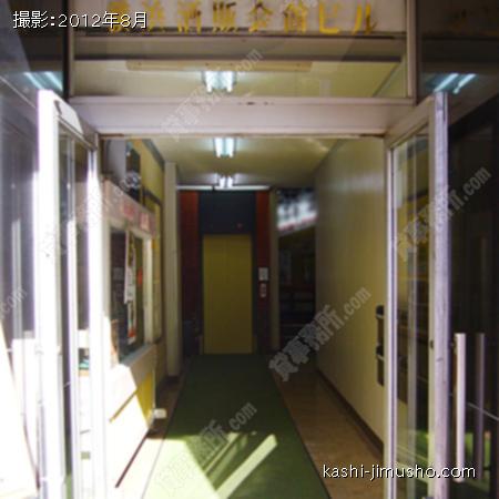 シンプルなエントランス