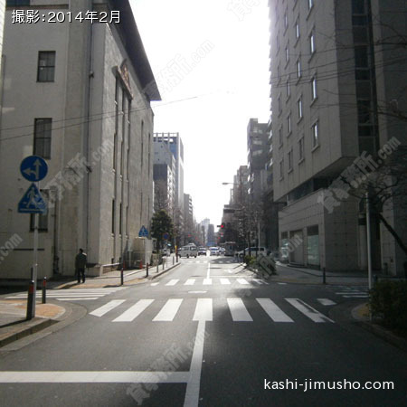 ビル前より