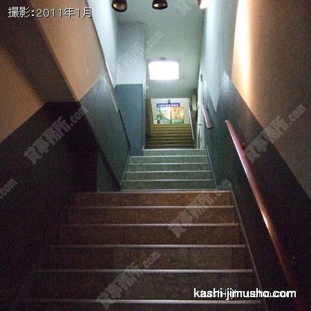  各階への階段