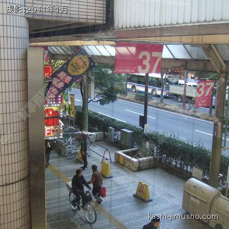  新川通りを望む