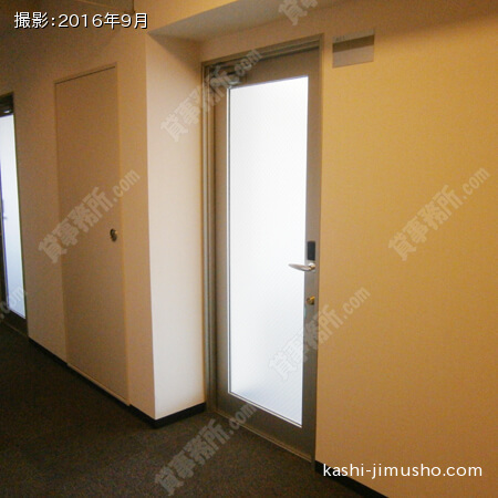 401号室貸室扉
