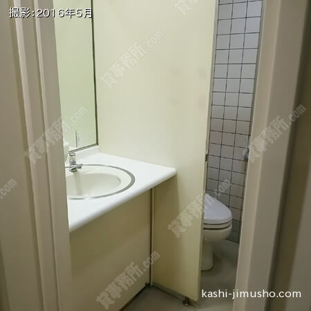 室外男性トイレ