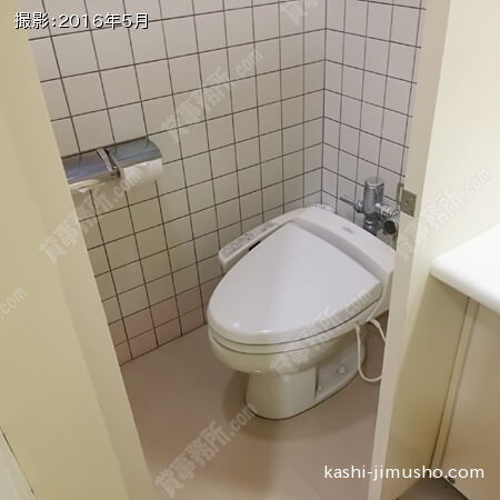 室外女性トイレ