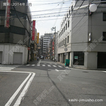 ビル入口前より ビル入口前より