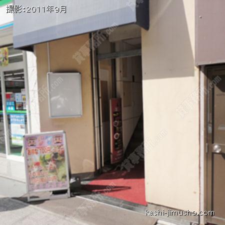  ビル入口