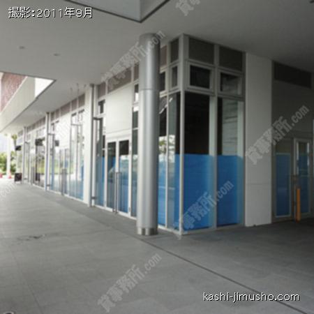 店舗入口 