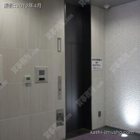  エレベーター前