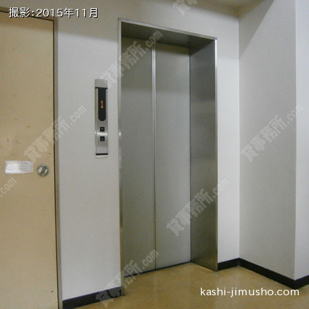 フロアエレベーター前