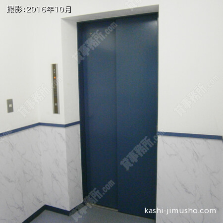 フロアエレベーター前