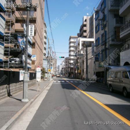 建物前より