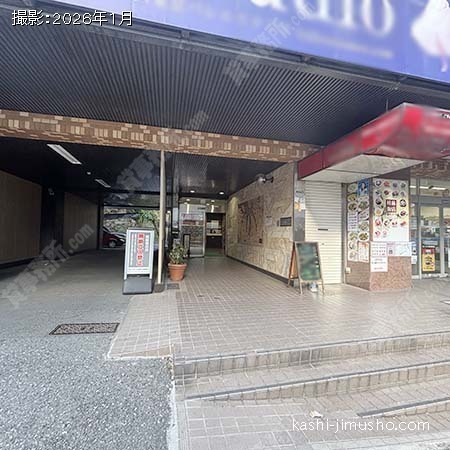 ビル入口 ビル入口