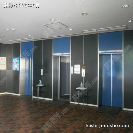 エレベーター前