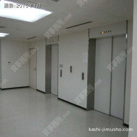 フロアエレベーター前