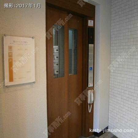 エレベーター前