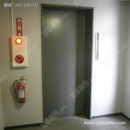 フロアエレベーター前