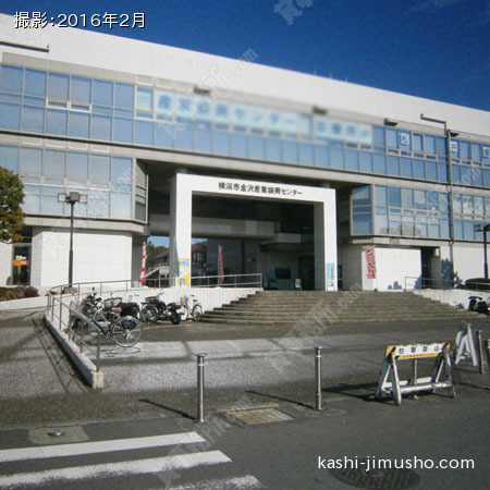 ビル前