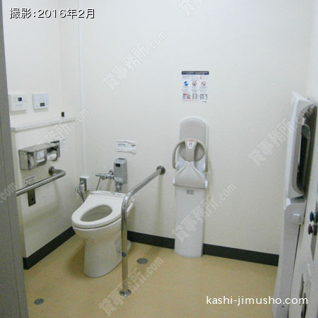 2階に設置の多目的トイレ