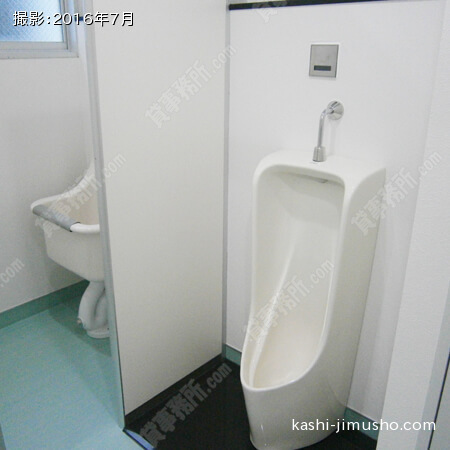 4階貸室内男性トイレ