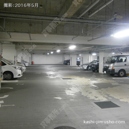 地下駐車場