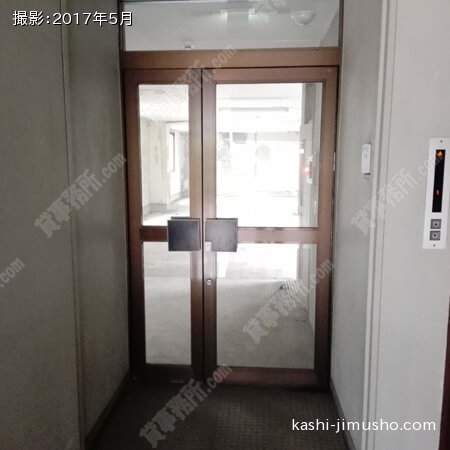 貸室入口