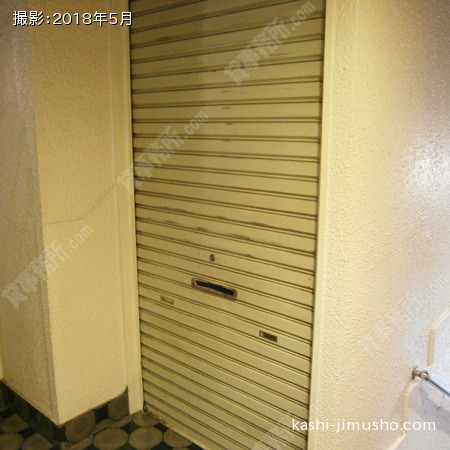 3階シャッター部分