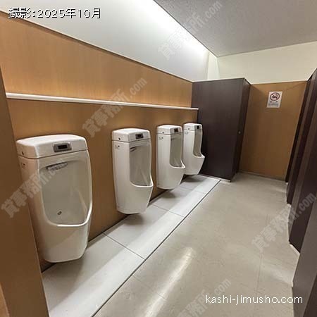 男性トイレ
