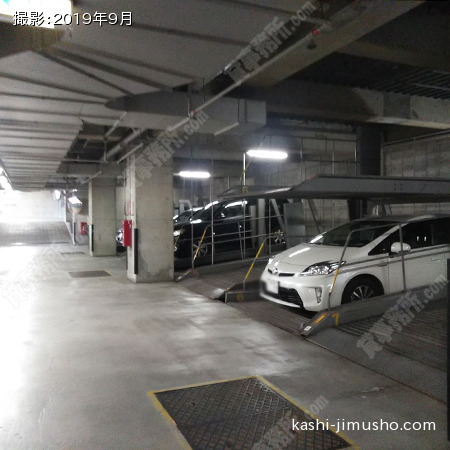地下駐車場