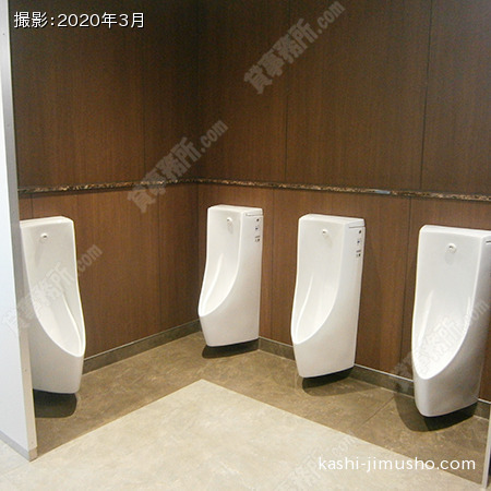 男性トイレ
