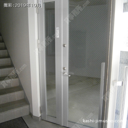 貸室入口（1階）