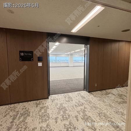 貸室入口