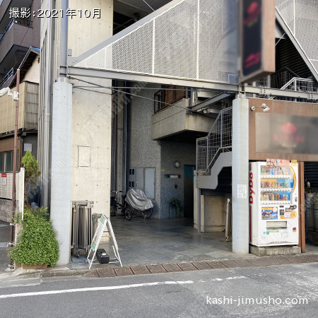 ビル前面