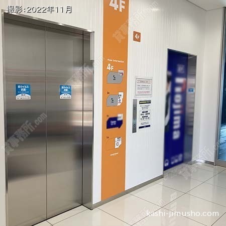 貸室階エレベーターホール