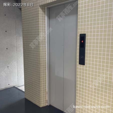 貸室階エレベーターホール