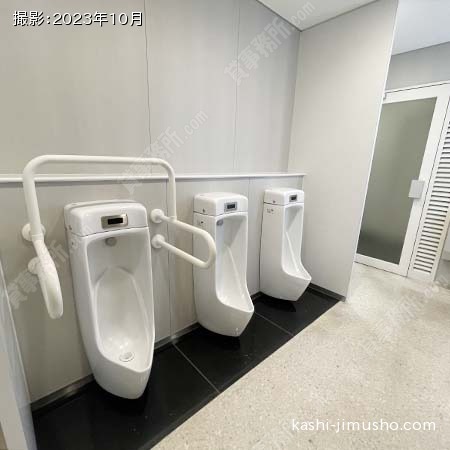 男性トイレ