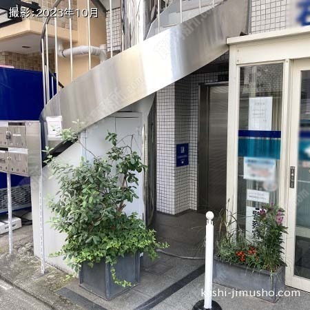 ビル入口