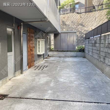 貸室入口