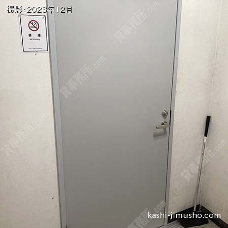 貸室入口