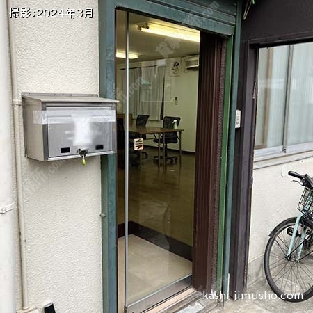 貸室入口(1階102号室) 貸室入口(1階102号室)