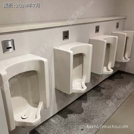 男性トイレ