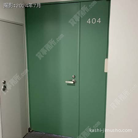 貸室入口(4階404号室)