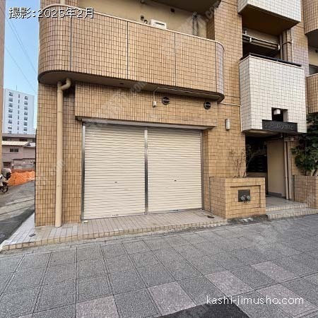 ビル前面