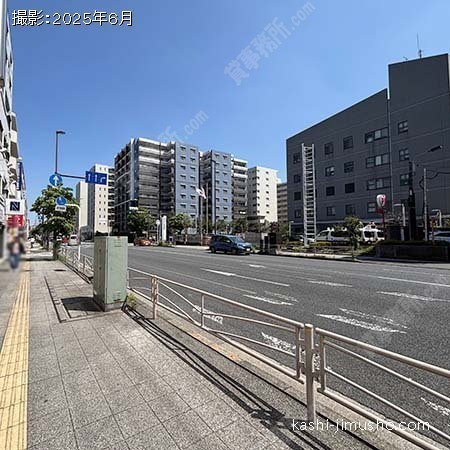 前面道路(八王子街道)