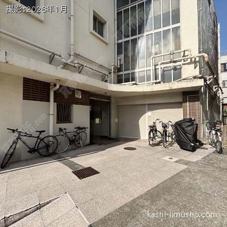 ビル入口 ビル入口