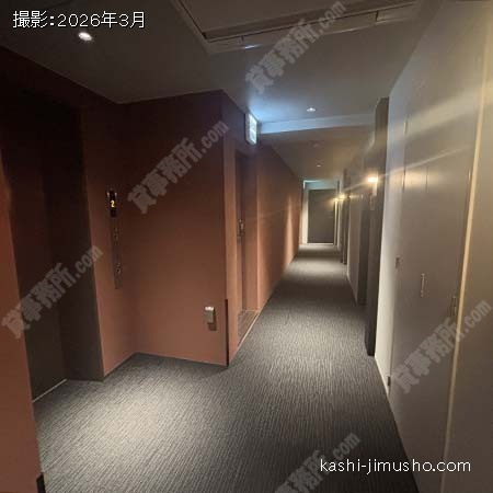 貸室階エレベーターホール
