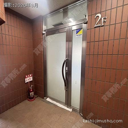 貸室入口