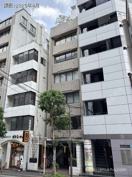北の丸グラスゲートの外観
