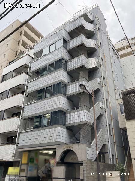 友輪ビルの外観