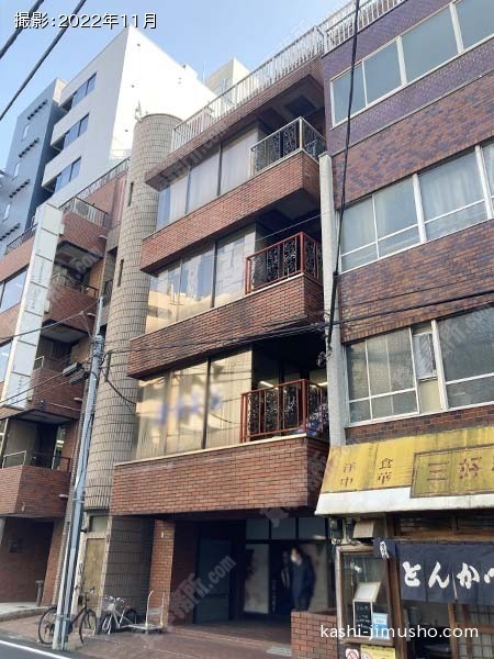 塚本ビルの外観