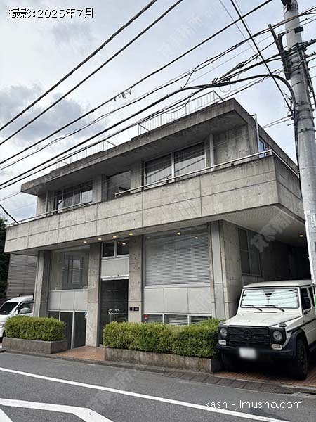 神宮前フラットビルの外観