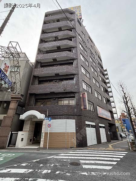 トウセン池袋ビルの外観